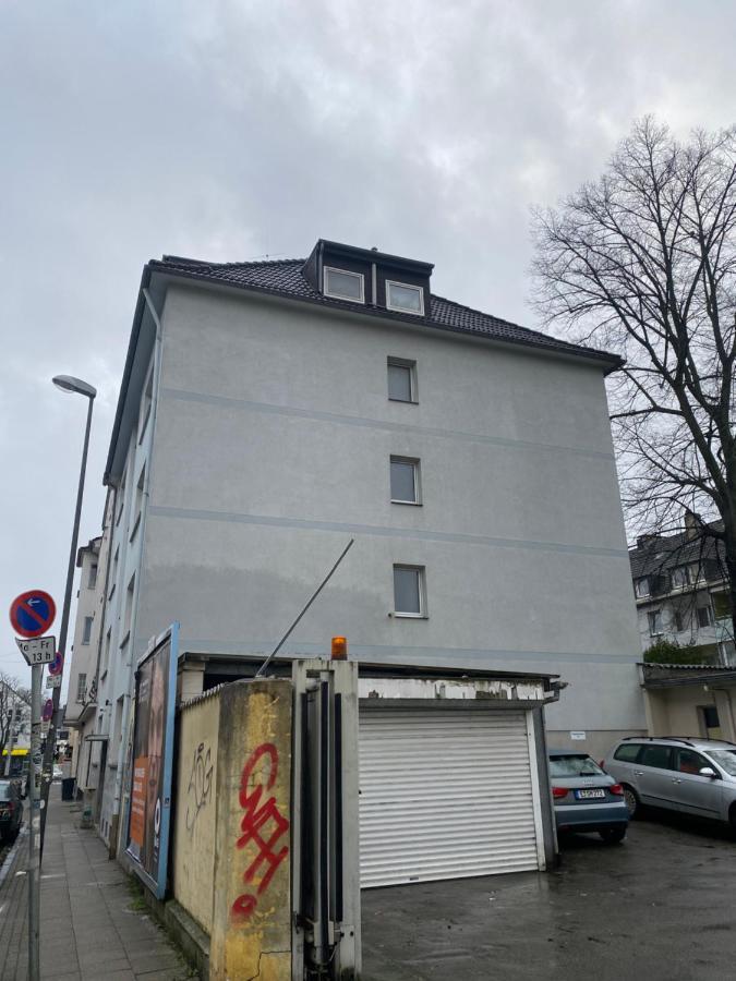 Riesen Bett, Strassenbahn Vor Der Tuer, Beste Lage, Nah Zur Messe, Keine Rechnungen إسن المظهر الخارجي الصورة